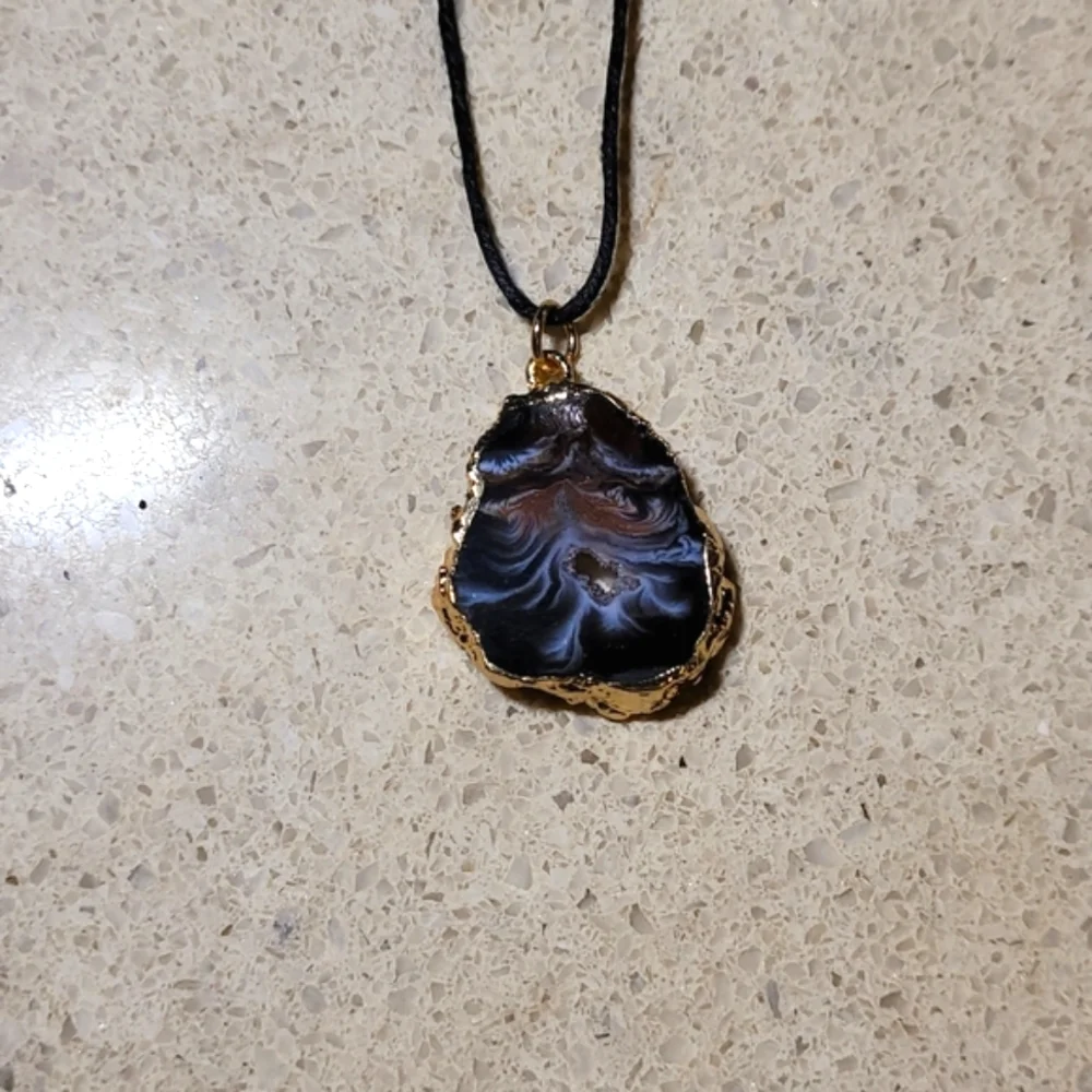 🖤3/$50 Agate Stone Pendant Necklace - Picture 2 of 5